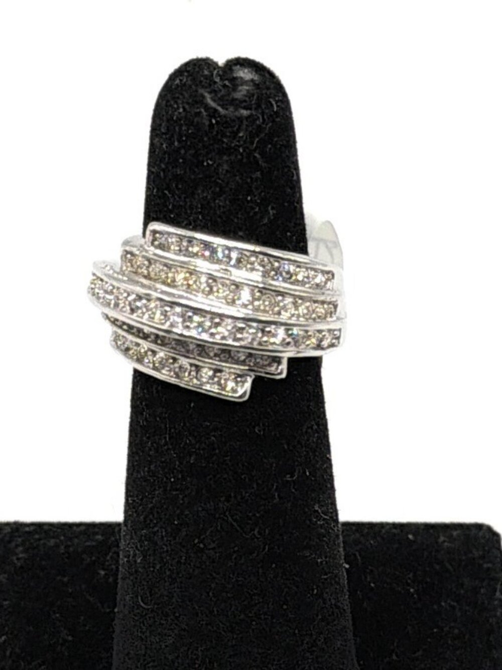lia sophia crystal ring size 5.5 (7041)